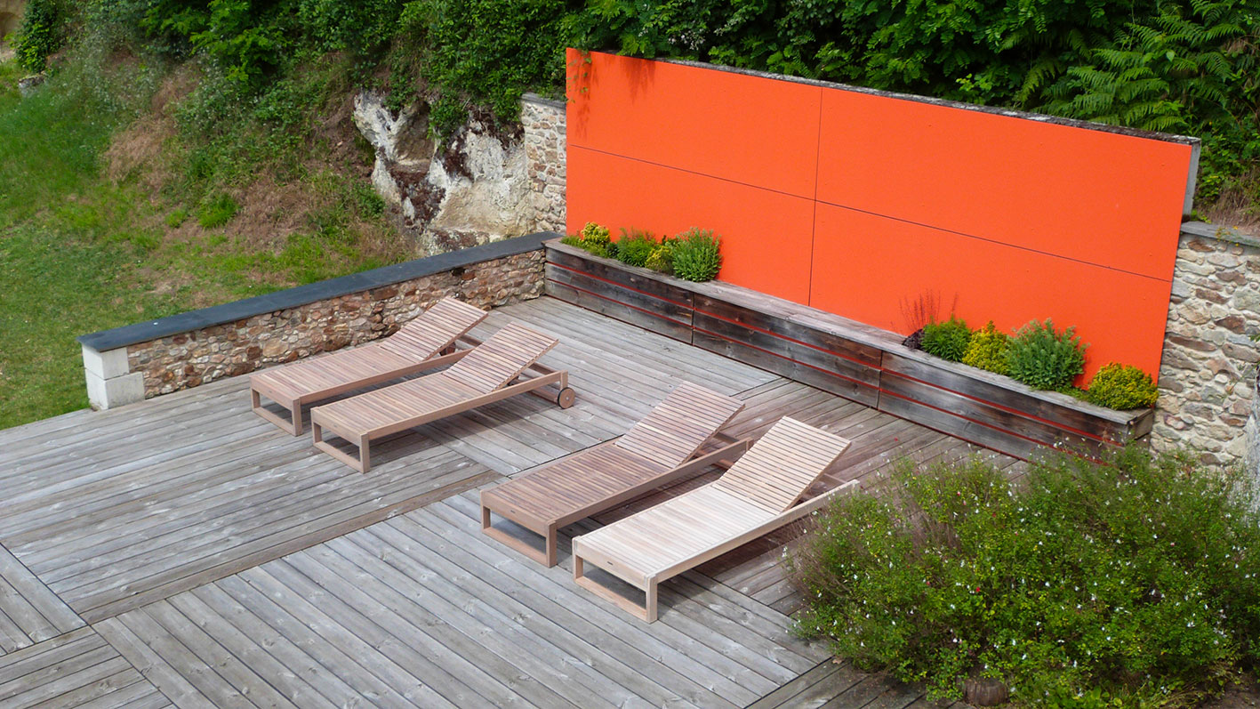 Terrasse + bains de soleil La Villa Ventura - Gîte de tourisme en Anjou